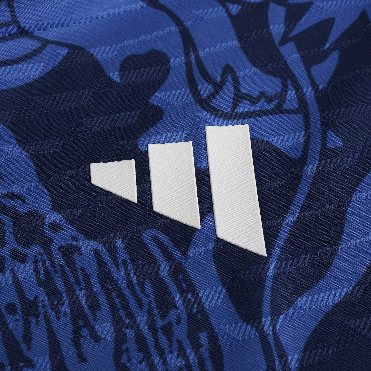 Real Madrid Maillot El Dragón Blanco Azu Edition Player Version