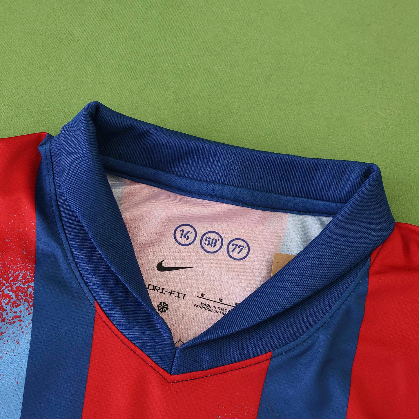 FC Barcelone Quatrième Maillot El Classico Edition 2025/2026 Fan Version