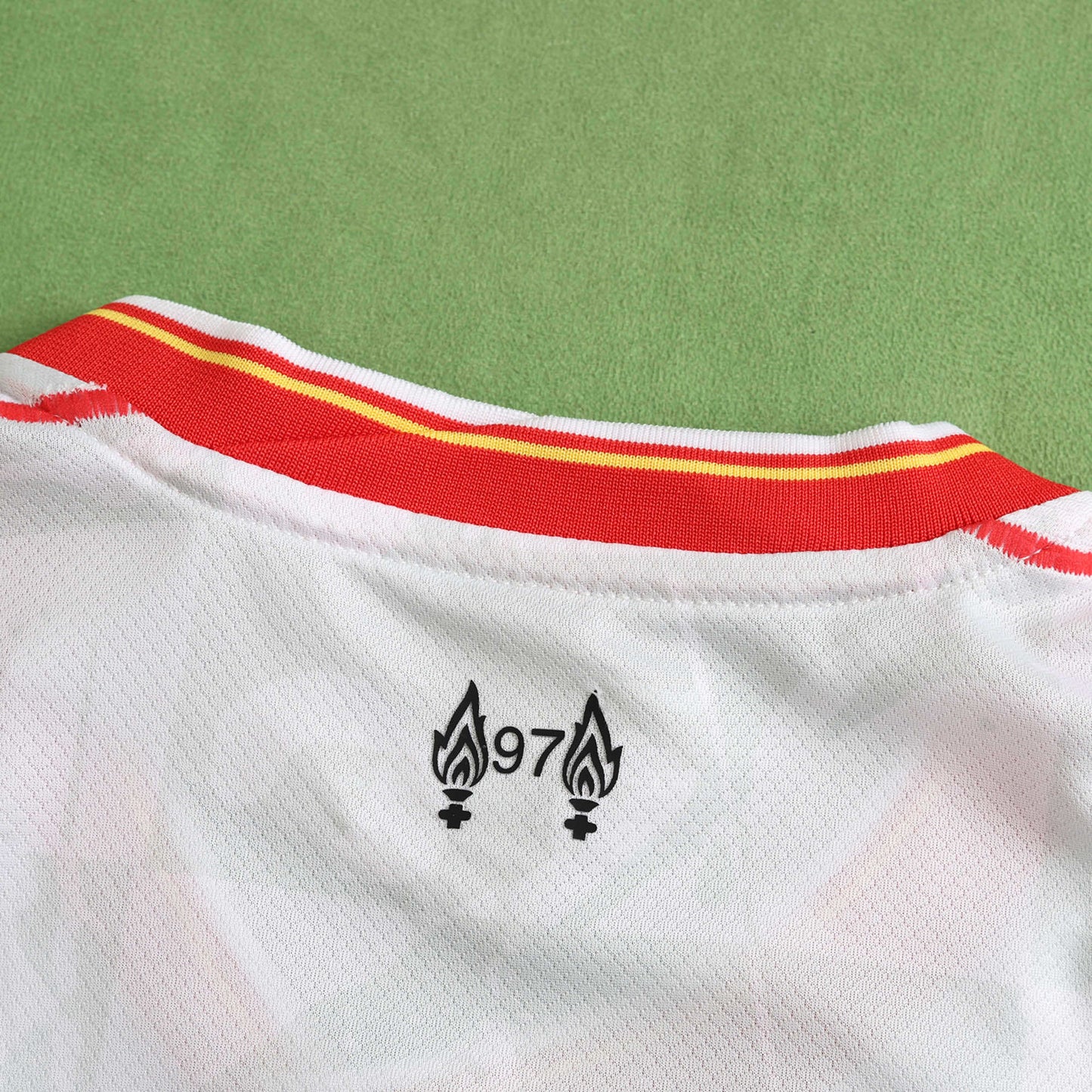 Liverpool Troisième Maillot 2024/2025 Fan Version