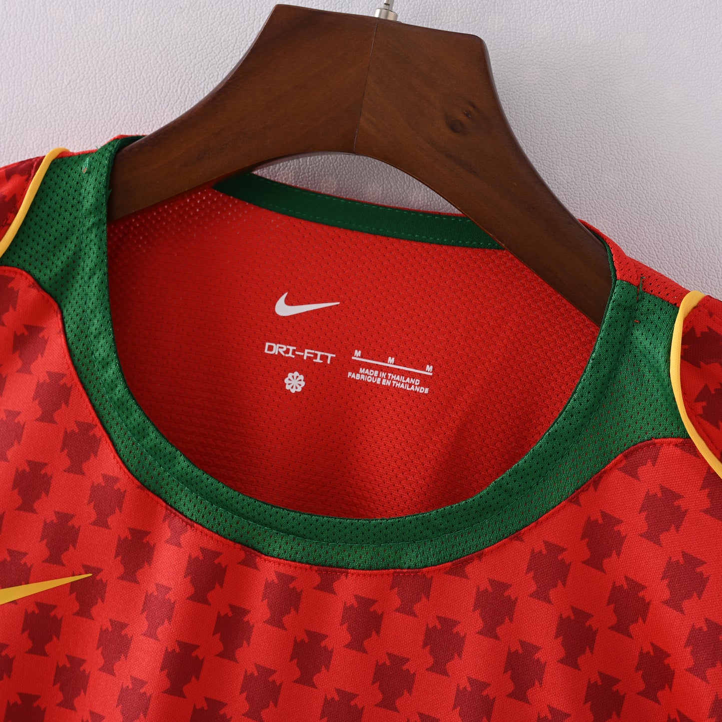 Portugal Maillot Domicile 2004 Retro