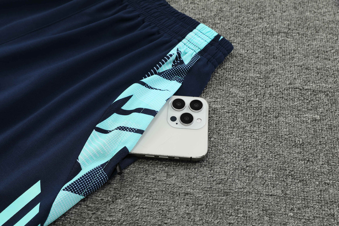 Real Madrid Ensemble D'Entrainement Extérieur Short Maillot 2024/2025