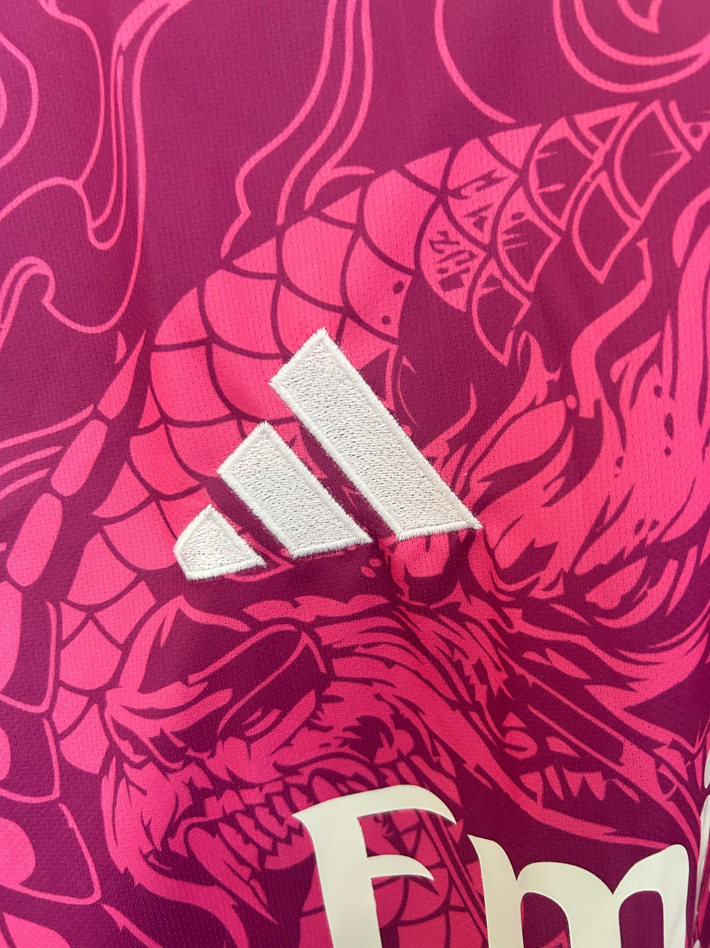 Real Madrid Maillot Rosa y Gris Edition Fan Version